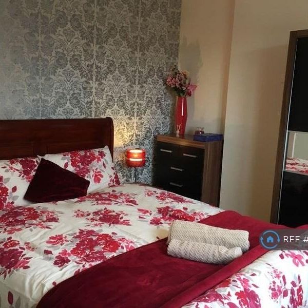 1 bedroom in a house share to rent - Photo 1