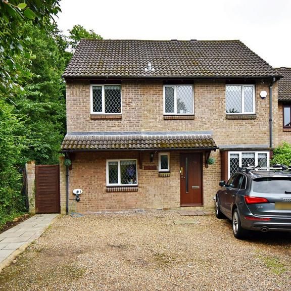 4 bedroom detached house to rent - Photo 1