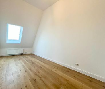 Dachgeschoss | 2 Schlafzimmer | EBK | sanierter Altbau | Klimaanlage - Photo 4