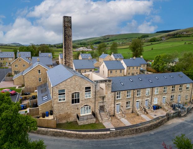 Burtons Mill, Burnley - Photo 1