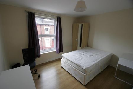 4 bedroom terraced house to rent - Photo 4