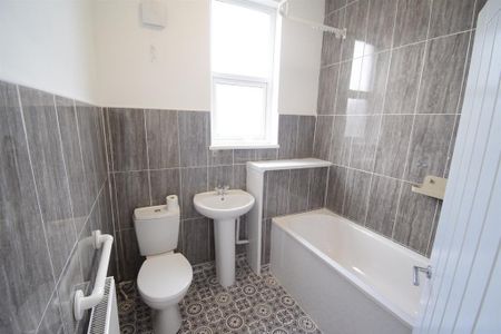 3 bedroom end of terrace house to rent - Photo 5