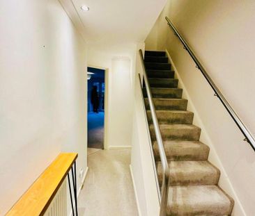 3 bedroom end of terrace house to rent - Photo 4