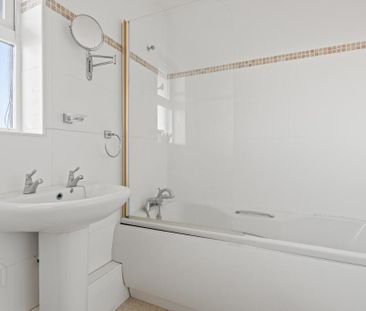 Balmoral Square, Balmoral Square, Bangor, BT19 7XL - Photo 5