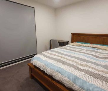 Modern & Sunny Room in Orewa - Photo 3