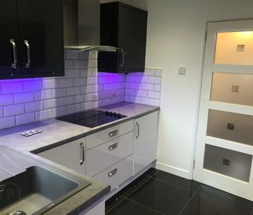 13 Coronation Road, Carrickfergus, BT38 7EX - Photo 2