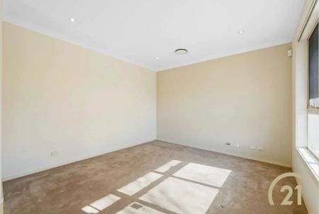 Spacious 5 Bedroom Family Home, Located in West Hoxton! - Photo 3