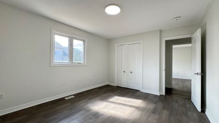 For Lease - 505 BRIDLEWREATH Court Unit# UPPER LvL, Kitchener, Ontario - Photo 2