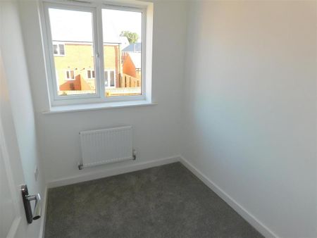 3 bedroom semi-detached house to rent - Photo 4
