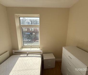 8 bedroom terraced house to rent - Photo 5