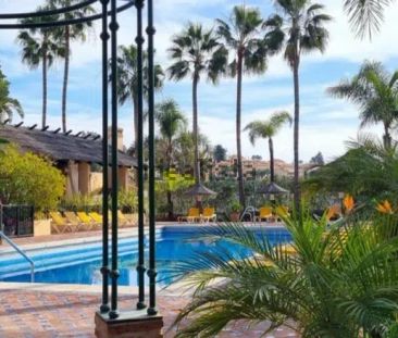 Alquiler de chalet adosado en Calle Río Miño - Photo 2