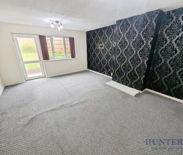 4 bedroom end of terrace house to rent - Photo 1