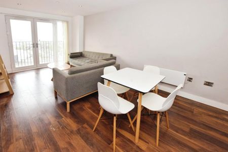 3 bedroom flat to rent - Photo 5