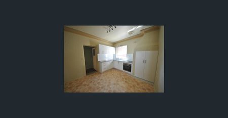 FULL BRICK HOUSE - Photo 4