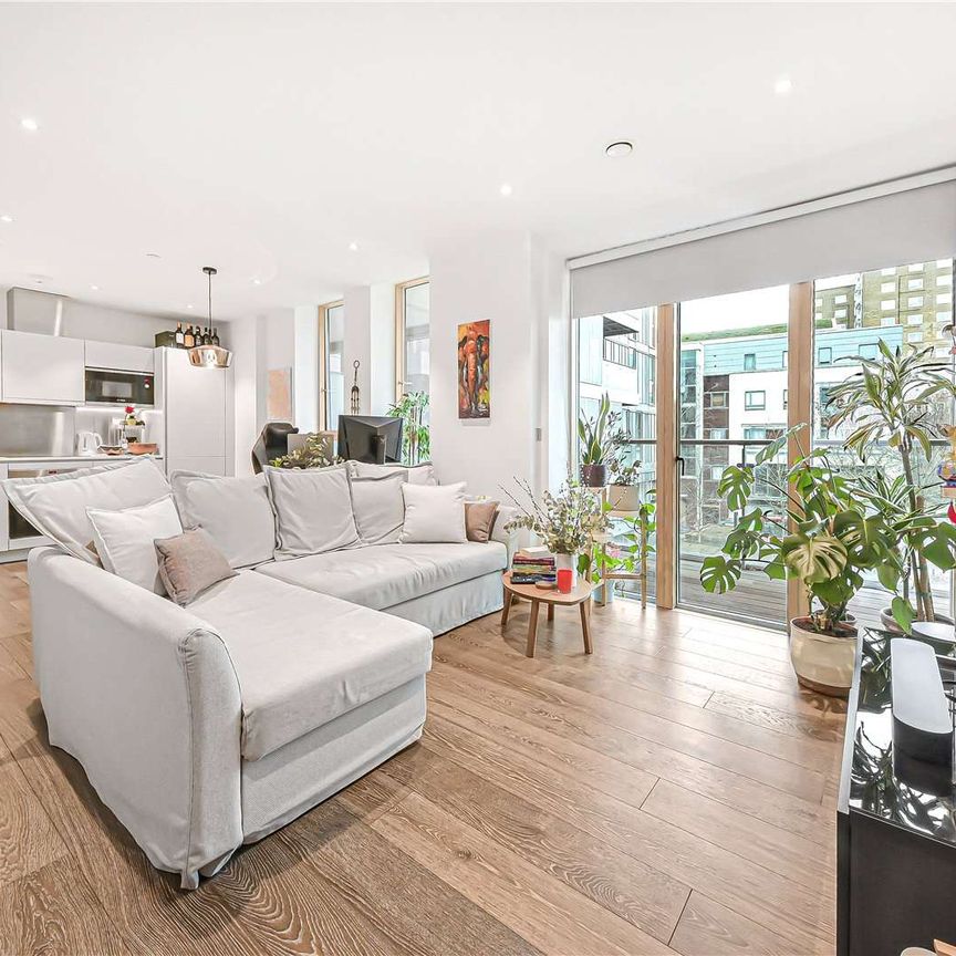 Contemporary one bedroom apartment to rent in a secured portered building moments from Queens Park station - Photo 1