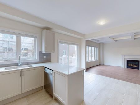 For Lease - 21 La Reine Avenue Unit# MAIN, Richmond Hill, Ontario - Photo 2