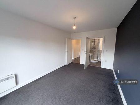 2 bedroom flat to rent - Photo 3