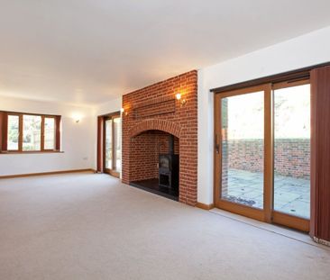 3 bedroom detached house to rent - Photo 3