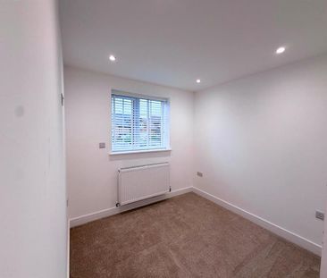 4 bedroom detached house to rent - Photo 6