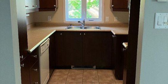 2 chambres à louer, style condo - Photo 3