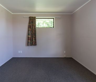 3-Bedroom Home in Convenient Location - Walk to University & Schools - Photo 5