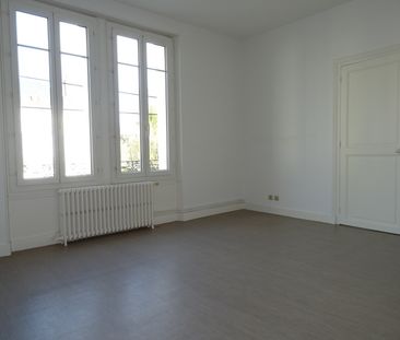 Location Appartement 2 pièces 47m² ORLEANS 45000 - Photo 3