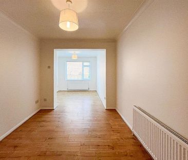 4 bedroom semi-detached house to rent - Photo 1