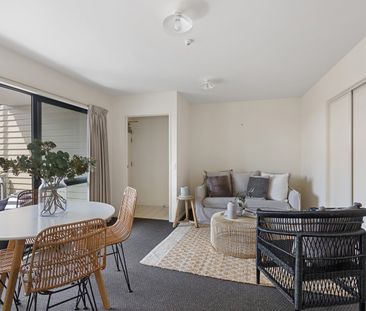 2 Bedroom Unfurnished Sunny Apartment - Photo 6
