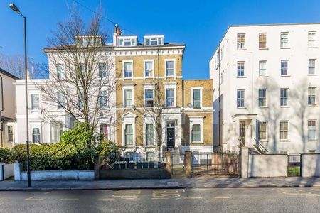 Only a short walk to Camden Town and Tufnell Park with its variety of shops - Photo 3