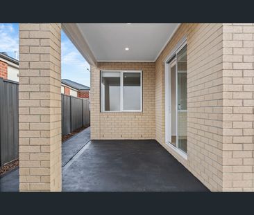 4 Feathertop Avenue, Weir Views, Vic 3338 - Photo 6