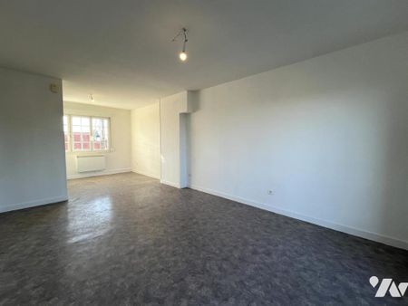 BERRU - Appartement de Type 2 avec terrasse et garage. - Photo 2