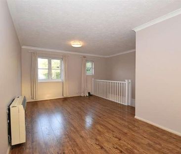 Bolton Road, Maidenbower, Crawley, RH10 - Photo 2