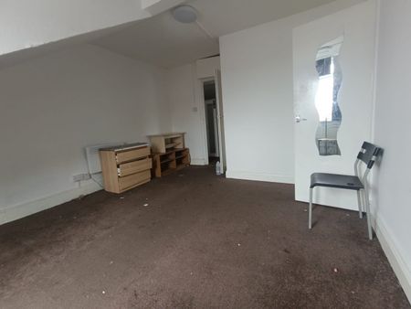 1 Bed Flat, Romford Road, E7 - Photo 4