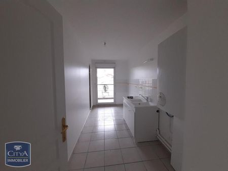 Location Appartement 4 pièces 88m² BOURG EN BRESSE 01000 - Photo 4