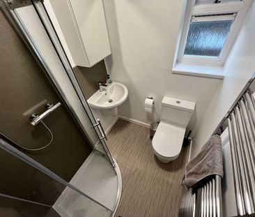 4 bedroom semi-detached house to rent - Photo 6