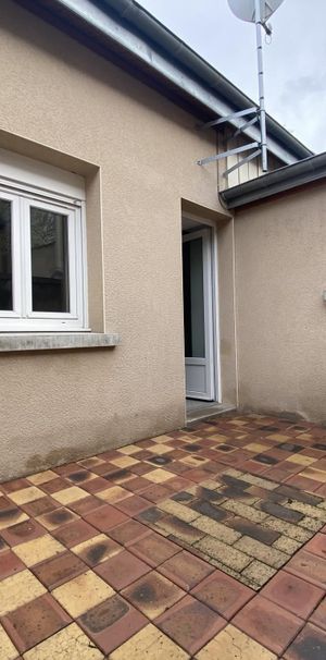 Location Maison 2 pièces 22m² CHATEAUROUX 36000 - Photo 1