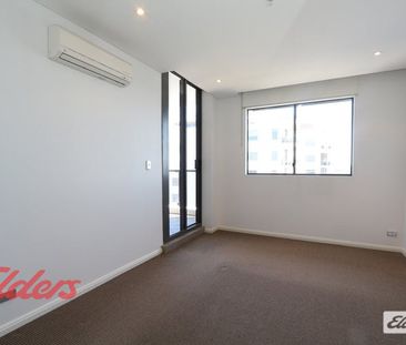 Modern 2 Bedroom Apartment - Photo 4