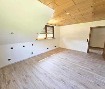 Charmante 2-Zimmer-Dachgeschosswohnung in Trier-Irsch - Photo 2