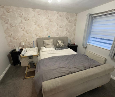 3 bedroom semi-detached house to rent - Photo 6