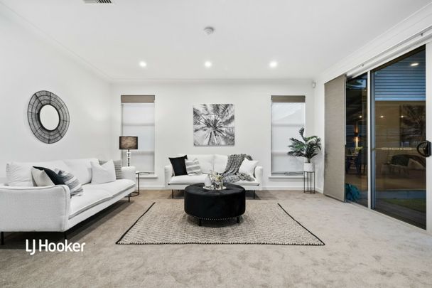 Live Large, Entertain Bigger - Stunning Family Home in Mawson Lakes. - Photo 1