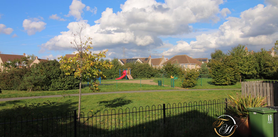 The Property In Sugar Way - Boleyn Avenue Studio 2 - Photo 2