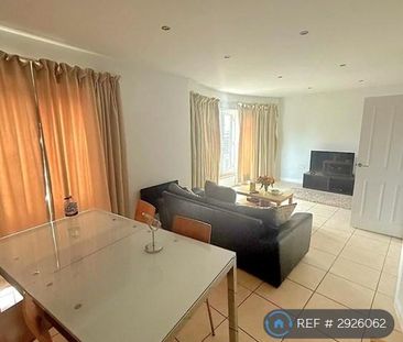 3 bedroom flat to rent - Photo 2