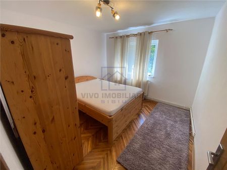 Apartament de inchiriat in Sibiu - 2 camere, decomandat, cu balcon, Bd. Mihai Viteazu de inchiriat - Photo 2