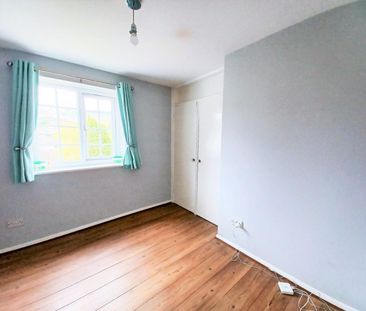 2 bedroom Flat To Let - Photo 4
