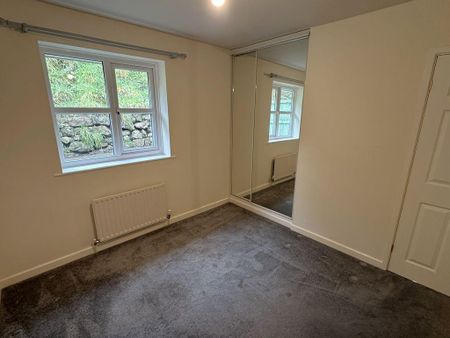 2 bedroom semi-detached house to rent - Photo 5