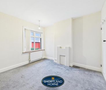 3 bedroom end of terrace house to rent - Photo 4