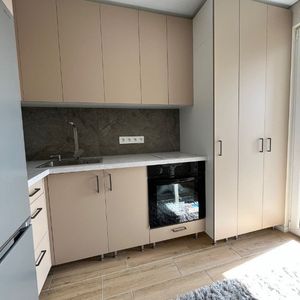 Se inchiriaza apartament cu o camera - Fotografie 2