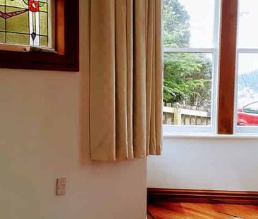 Charming 2-Bed Home in Aro Valley - Photo 5