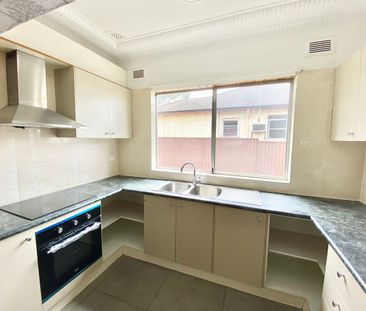 Family Home with Ample Parking - Photo 6