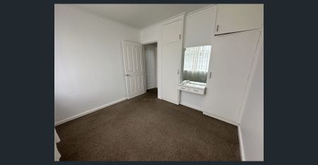 SPACIOUS APARTMENT IN FANTASTIC LOCATION! - Photo 5